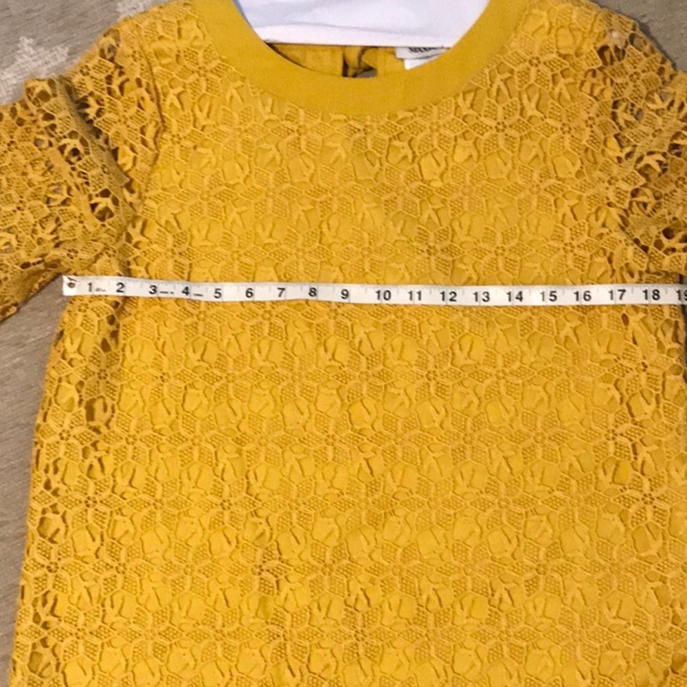Italian Max & Co. Mustard Lace Blouse New, Never Worn Sign 10 lined, reversible - Picture 8 of 9